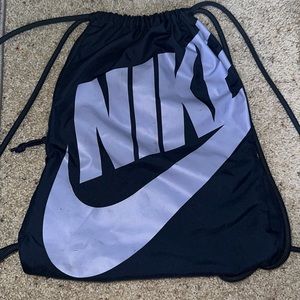 Nike drawstring bag